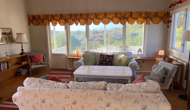 Cozy house with sea view! in Gottskar