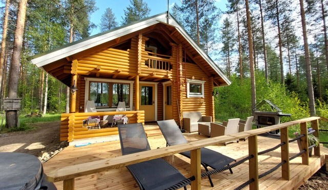 Cozy log cabin - Traditional Finnish sauna & hot tub