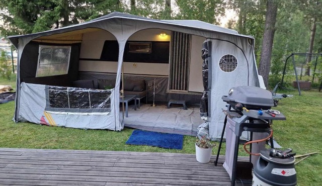 Cozy private caravan on our lawn