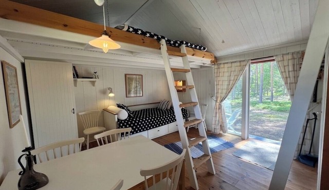 Cozy Private Studio Sleeps 5 - Own Entrance