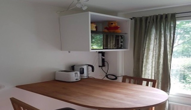 Cozy room 3min from Stockholm. Good communication. Close to Hagaparken & shopping center.