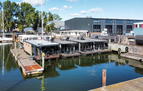 Cozy Ship In Göteborg With Sauna