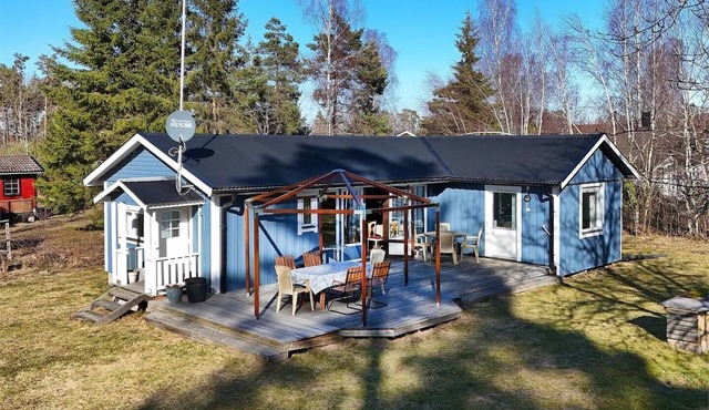 Cozy vacation home near Mönsteras Baltic Sea archipelago forest water tranquility