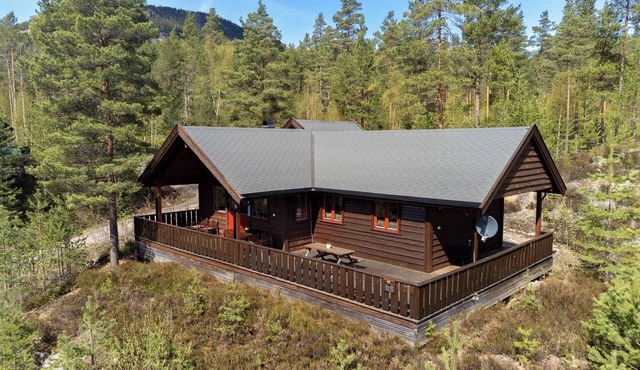 Eidstod 6p - Three Bedroom Chalet, Sleeps 6