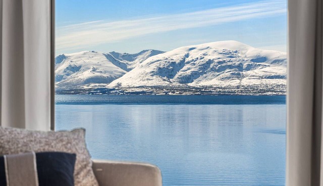 Eight floor Premium Waterfront Penthouse in Tromsø