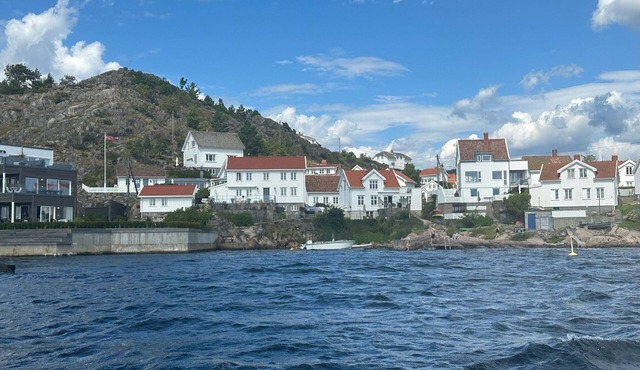 Elegant 5-bedroom waterfront home in charming Risør, Norway