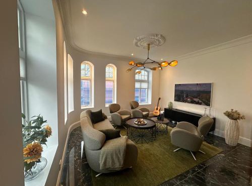 Elegant Three-Bedroom Apartment with Stunning Sea Views - Limited availability - Secure your booking for Summer