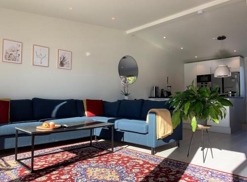 Elegant Townhouse, Breathtaking Views and Free Parking