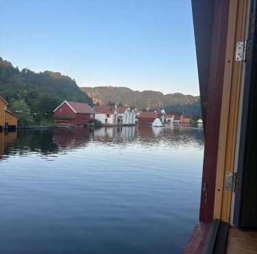 Elvehavn - Leilighet i sjøbod - Feda