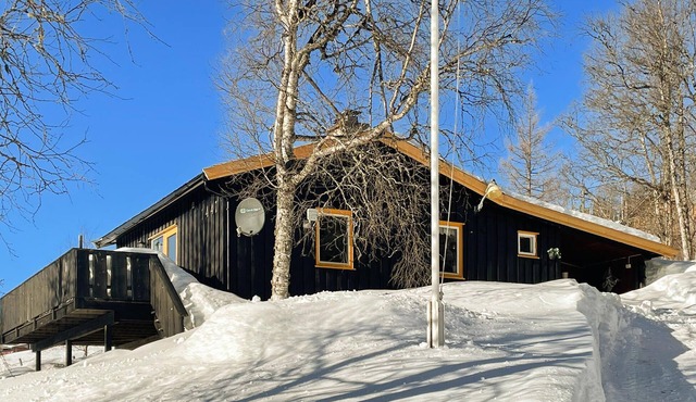 Enjoy an unforgettable time in this vacation home with a beautiful view.