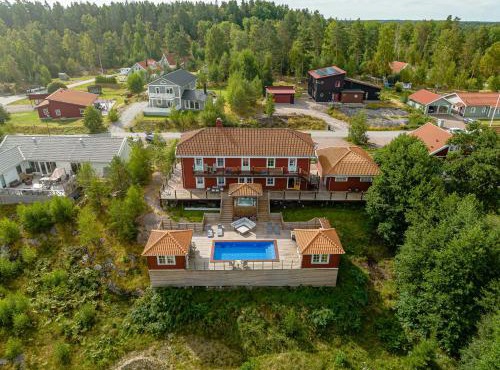 Exklusiv Villa med Pool, Spa, Golf - Unik oas i Trosa