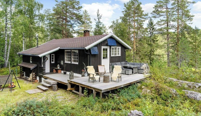Experience the simple life in this nature cabin