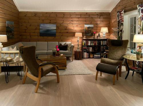 Family-Built Cabin At The Three Line