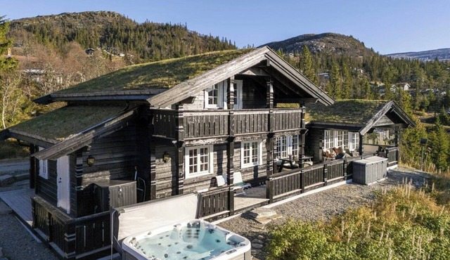 Family cabin with jacuzzi at Tempelseter