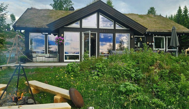 Family cabin with views over Hadeland