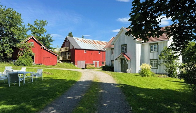 Farmhouse with wildlife close to Steinkjær
