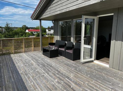 Feriehus nær sjøen på Kvenvær