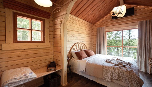 Forest Cabin Ainola with Lake View next to Nuuksio National Park in Otalampi
