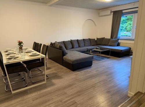 Four bedroom house close to the beach