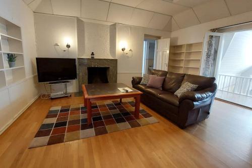 Four room apartment in the middle of the city centre