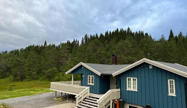 Frittliggende hytte i flott turterreng