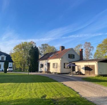 Gårdsflygel med egen trädgård