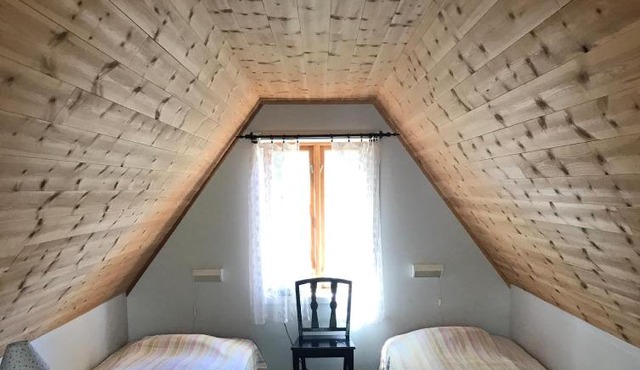 Gårdshus i lummig trädgård Klintehamn
