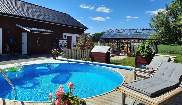 Gårdslägenhet close to Göteborg and river Göta Älv
