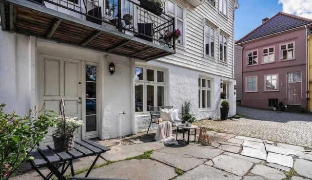 GG6 - Cozy 2BR City Center Apartment