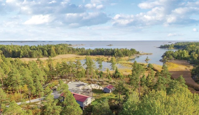 Gorgeous home in ånimskog with house sea view