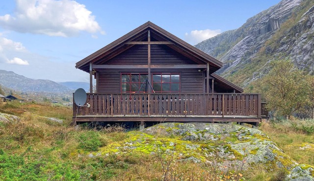 Gorgeous home in Dirdal