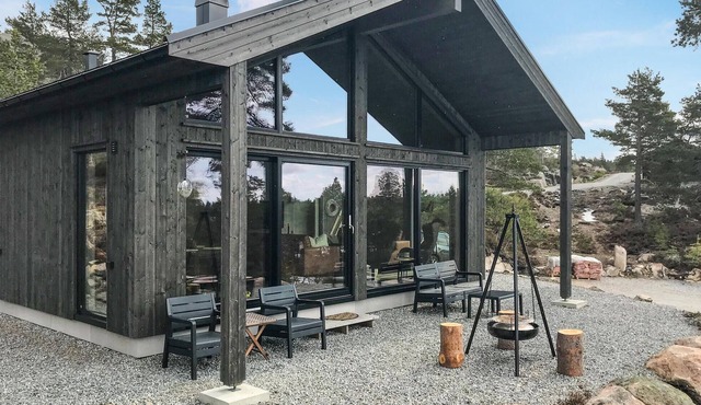 Gorgeous home in Dølemo with WiFi