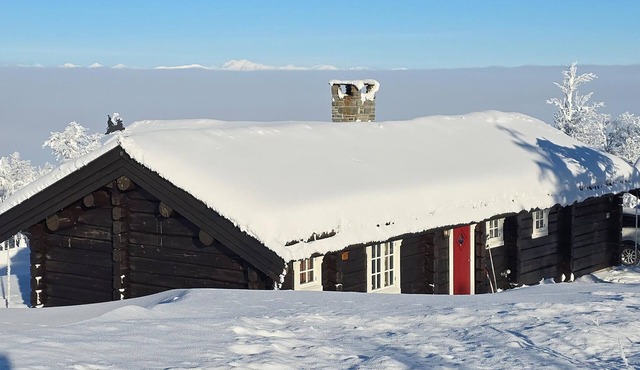 Gorgeous home in Gålå with house a mountain view