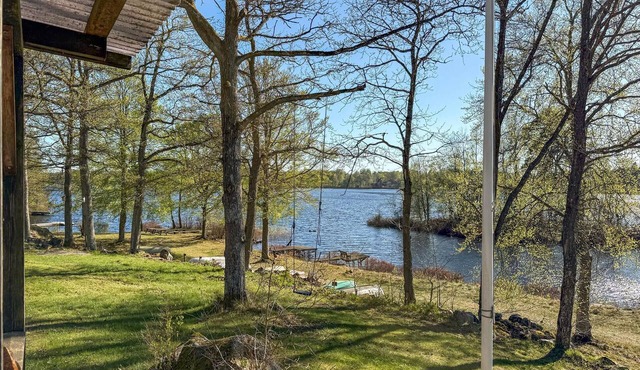 Gorgeous home in Holmsjö with WiFi