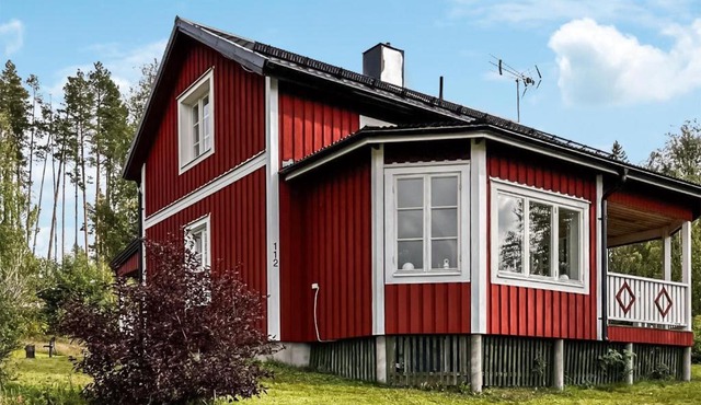 Gorgeous Home In Hunge With Lake View