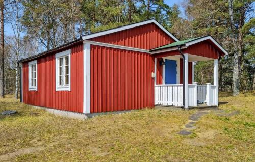 Gorgeous Home In Jämjö With Kitchen