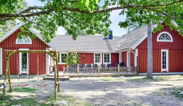 Gorgeous home in Köpingsvik with sauna