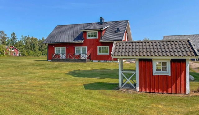 Gorgeous home in Ljungby with WiFi