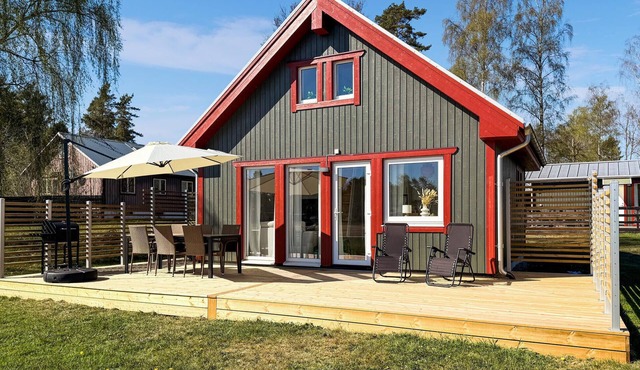 Gorgeous home in Löttorp with WiFi