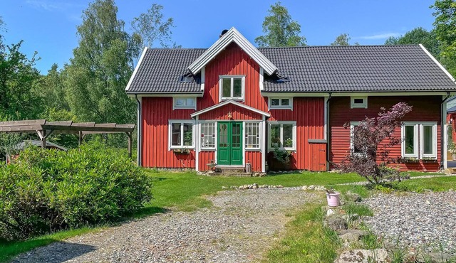 Gorgeous home in Seglora with WiFi