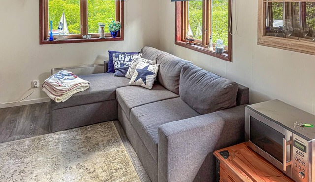 Gorgeous home in Stigtomta with WiFi in Stigtomta