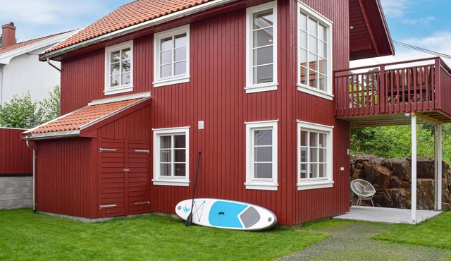 Gorgeous home in Tvedestrand with WiFi