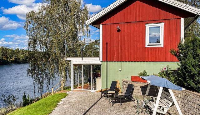 Gorgeous home in Vätö with house sea view