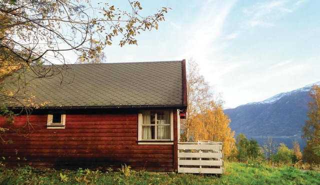 Gorgeous home in Vallavik with WiFi