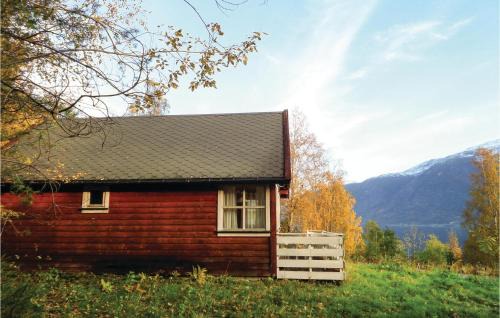 Gorgeous Home In Vallavik With Wifi