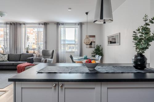 Guestly Homes - 3BR City Charm in Lulea