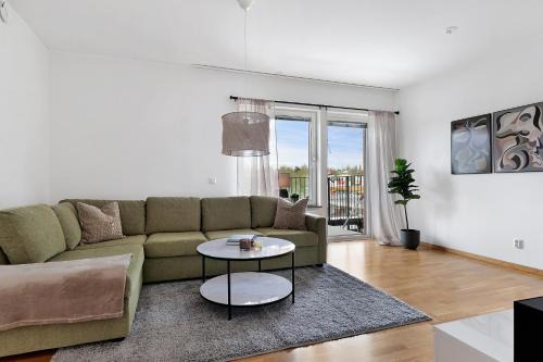 Guestly Homes - 3BR Modern Apartment in Lulea