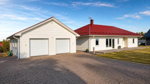 Guestly Homes - 3BR Premium Villa with Sauna