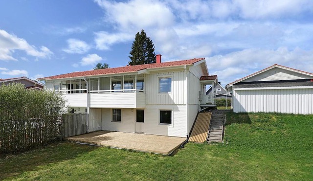 Guestly Homes - 4BR Villa with 2 Showers in Lulea