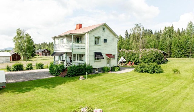 Guestrooms at Forest Family Home